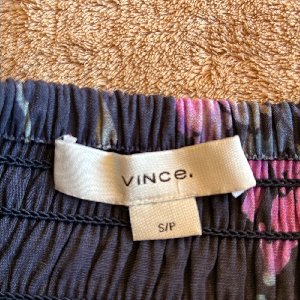 NWOT VINCE Painted Bouquet Printed Midi Skirt
Size Small - Picture 9 of 11